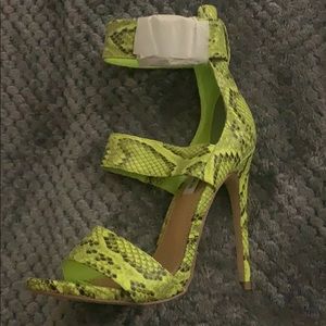 Steve Madden Myster heels Size 8M